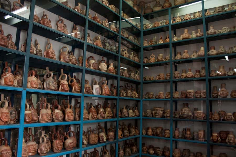 Lima: Half-Day Colonial Lima and Larco Museum Tour - Guide Quality and the Real-Life Group Pace