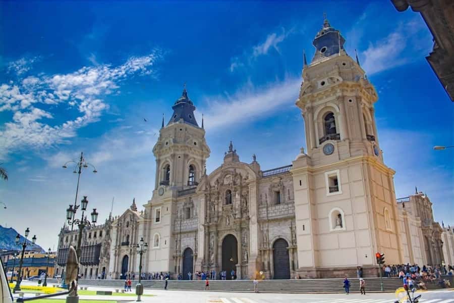 Lima: Historical Center Guided Walking Tour for free - Getting Oriented at Casa O’Higgins (PUCP) Before You Hit the Old Streets