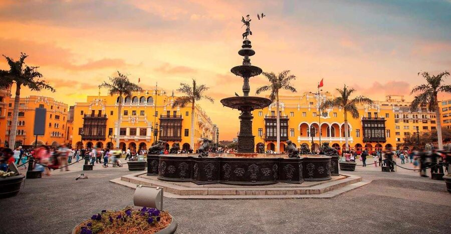 Lima: Incredible City tour half day - Historic Center walk-by: Plaza Mayor and the major palaces and religious sites