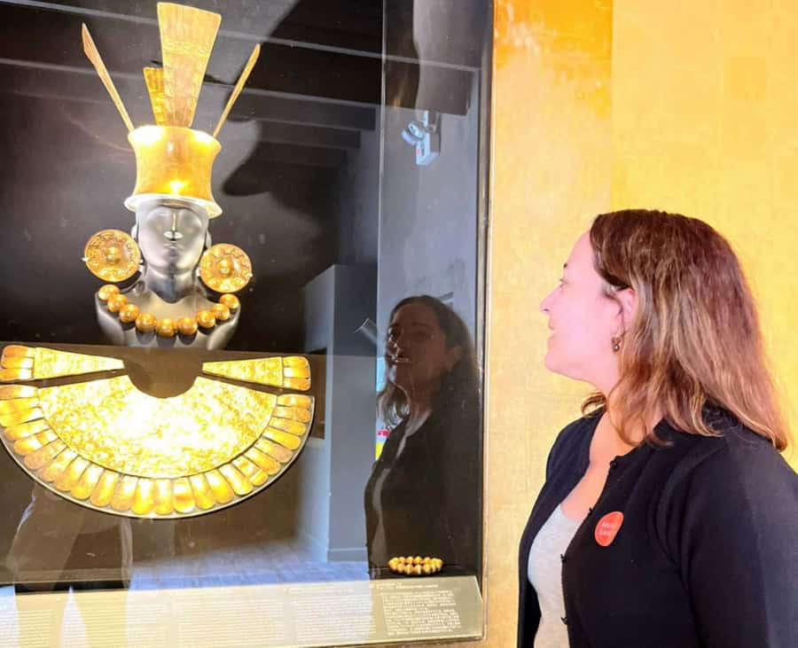 Lima: Larco Museum Entry Ticket & Guided Tour with Pickup - The van, the guide handoff, and how you’ll start smoothly
