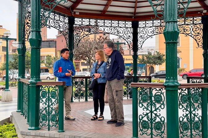 Lima: Local Wine Tour - Stop 1 at Haku Tours: warm welcome and an initial tasting