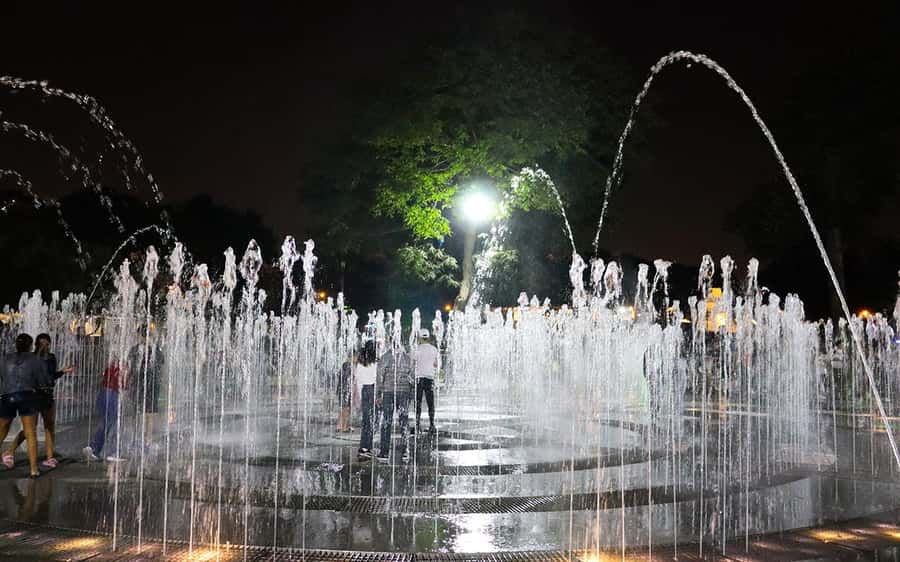 Lima: Magic Water Circuit Tour w/ Transfer & Ticket - Practical tips for your camera and night comfort
