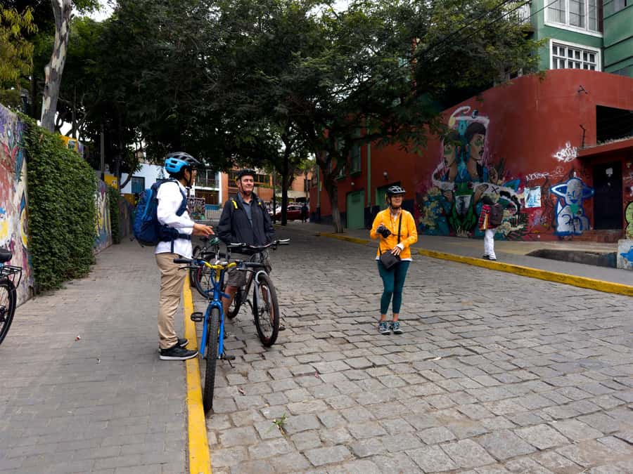 Lima: Miraflores & Barranco Guided Bike Tour - Larcomar and Bicentenario Park: cliff views and the La Paz Bridge crossing