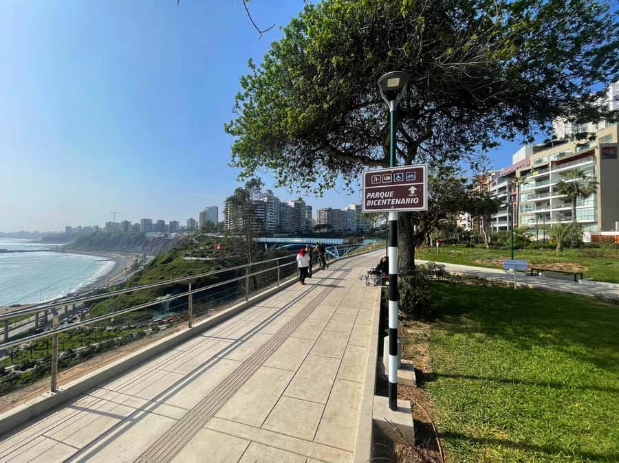 Lima: Miraflores & Barranco Guided Bike Tour - Husares de Junín Park in Barranco: the viewpoint that makes the coast feel close