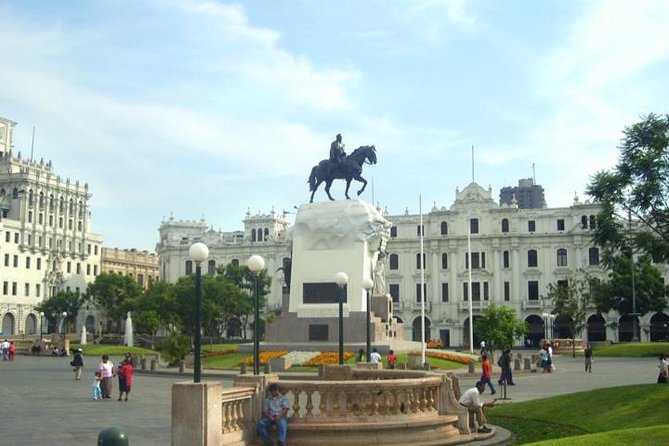 Lima Must-See Landmarks Small-Group Tour - Getting oriented in Lima with a tight morning rhythm