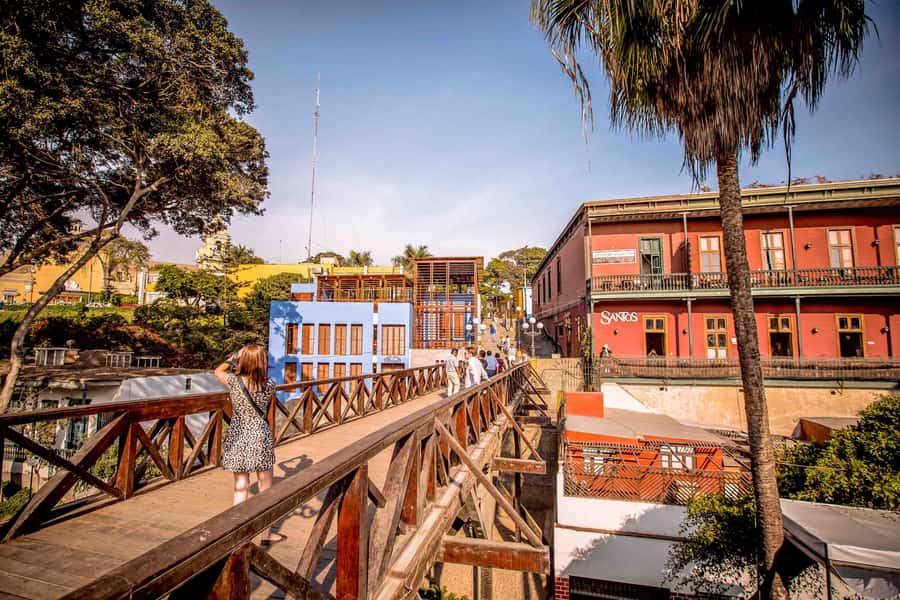 Lima: Pachacamac Ruins & Barranco Half-Day Guided Tour - Pachacamac Ceremonial Center: 4 Cultures in One Place