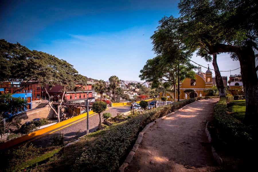 Lima: Pachacamac Ruins & Barranco Half-Day Guided Tour - How the 4-Hour Pace Works (and When It Feels Rushed)