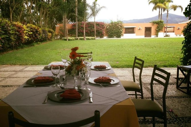 Lima: Premium Peruvian Horse Show with Lunch & Transfers - Morning vs Afternoon: farm lunch or open bar appetizers