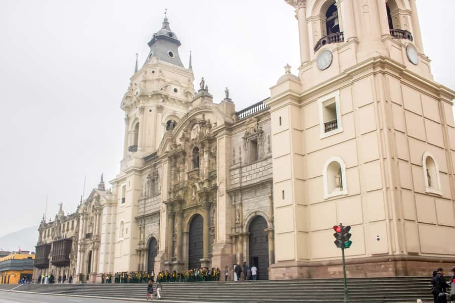 Lima: Private Classic City Tour - Morning Start at Huaca Pucllana in Miraflores