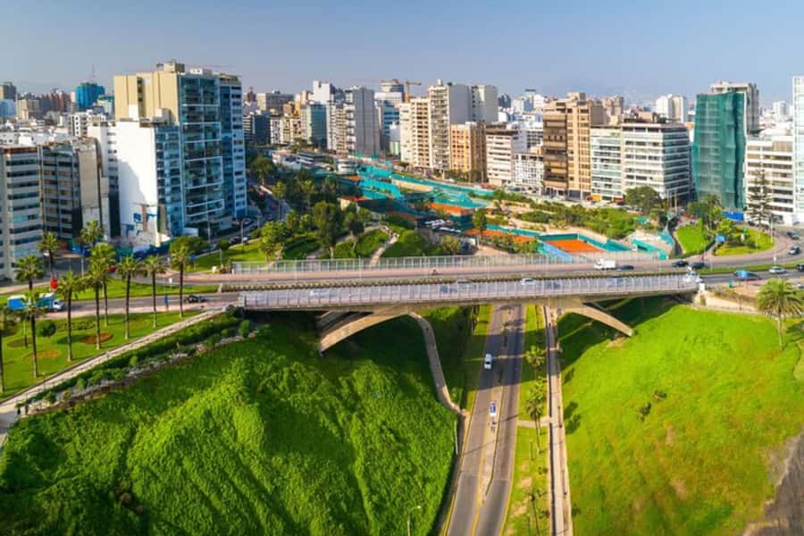 Lima: Private Custom Walking Tour With A Local Guide - Walking Through Colonial Exteriors and Historic Sights Without Feeling Lost