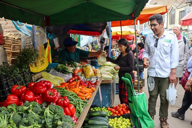 Lima's Reality Tour: Shanty Town + Local Lunch + City Tour - Palacio de Gobierno, Restaurante Cordano, and Lima Cathedral: iconic stops with short but meaningful payoffs