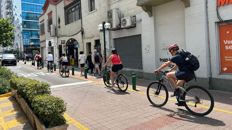 Lima: Sightseeing Bike Tour with Food and Drink Tastings - Why this Lima bike-and-food route works (Miraflores to Maraparte)