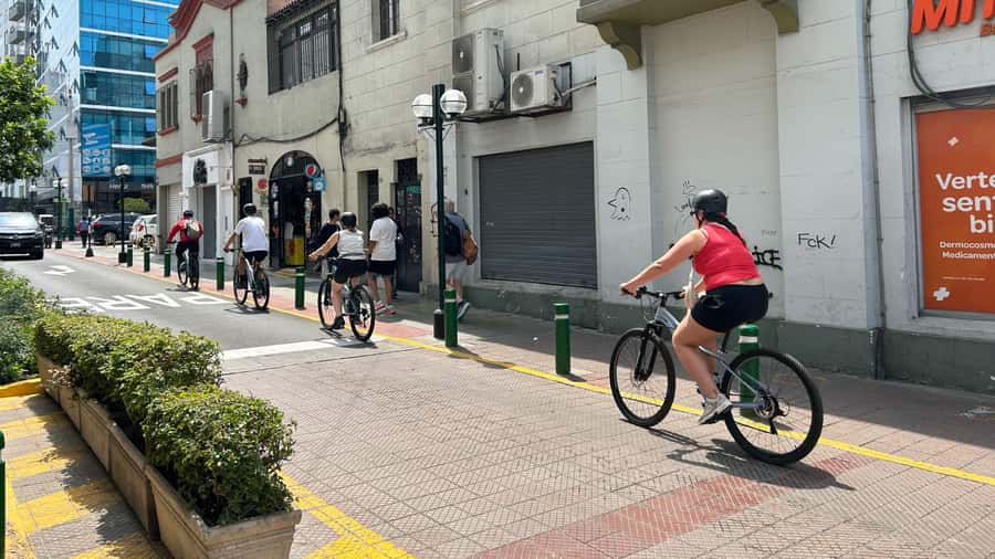 Lima: Sightseeing Bike Tour with Food and Drink Tastings - Surquillo market fruit tastings you can actually finish