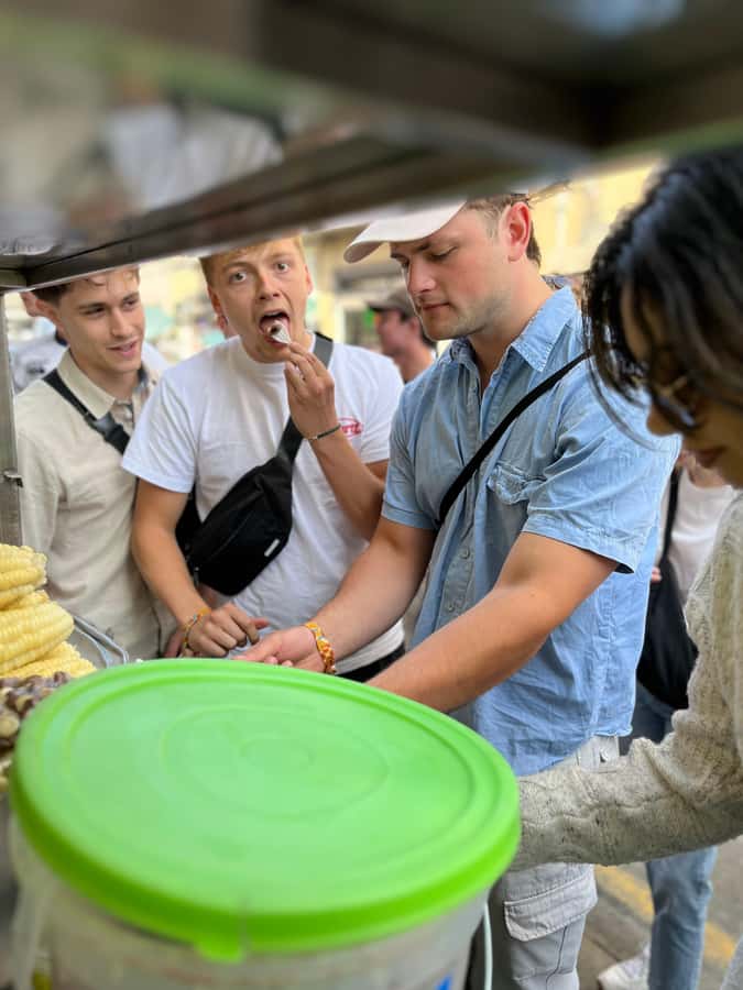 Lima Street Food: A gastronomic adventure through the city. - Pisco tasting and chicha morada at Plaza Mayor