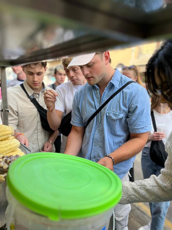 Lima Street Food: A gastronomic adventure through the city. - What you will eat and drink, and how to handle a mixed plate