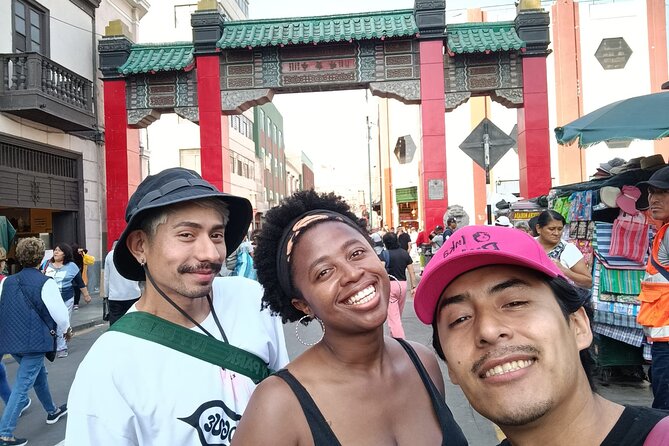 Lima Street Food Tour Beyond Netflix - Stop 1: Mercado Central for ingredient spotting, lucuma juice, and market comfort food