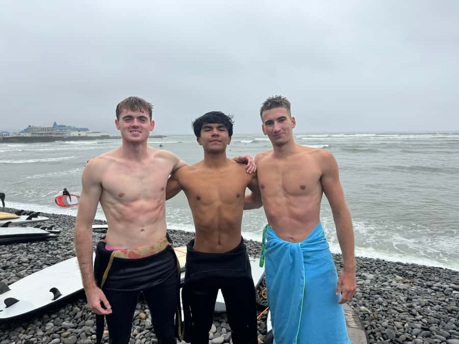 Lima: Surf Class with Equipment and Instructor - What happens in your 90-minute class, from briefing to first rides