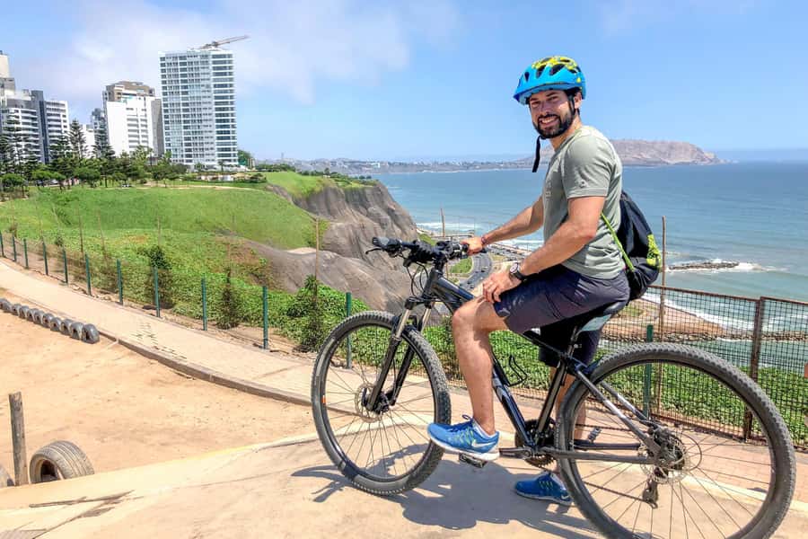 Lima: The Charm of Barranco & Pre Inca Pyramid in Miraflores - Lima by Bike: Why Miraflores to Barranco Works So Well