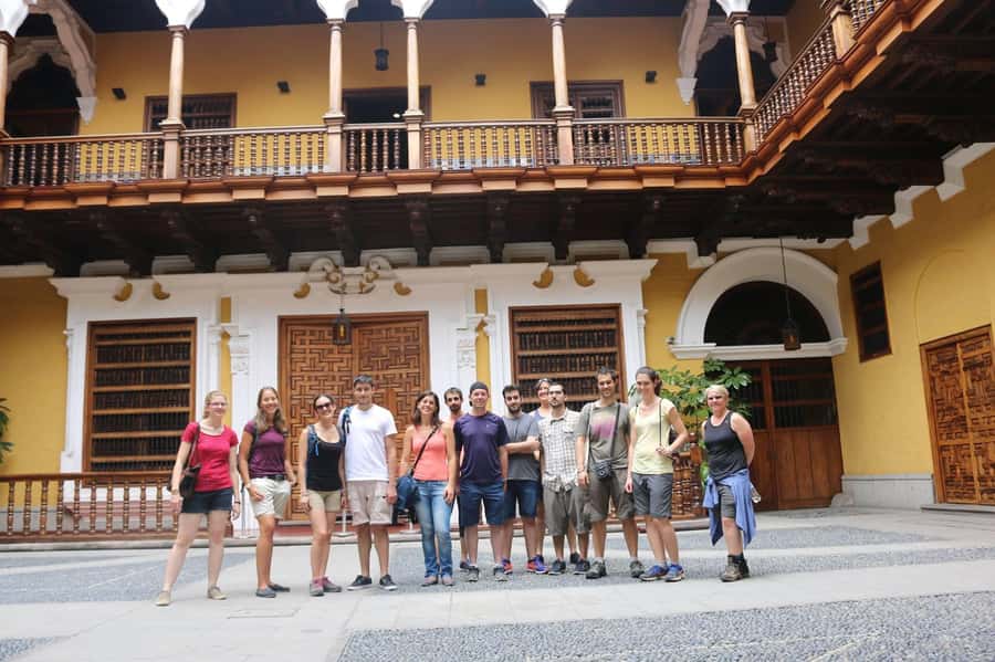 Lima: Tour a pie con Guía Local por el Centro Histórico - Optional Change of Guard and the stops that feel like bonus knowledge