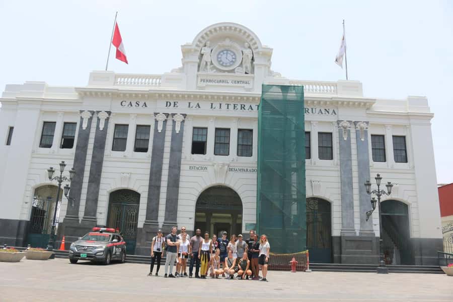 Lima: Tour a pie con Guía Local por el Centro Histórico - The House of Peruvian Literature and the “stop-with-purpose” style