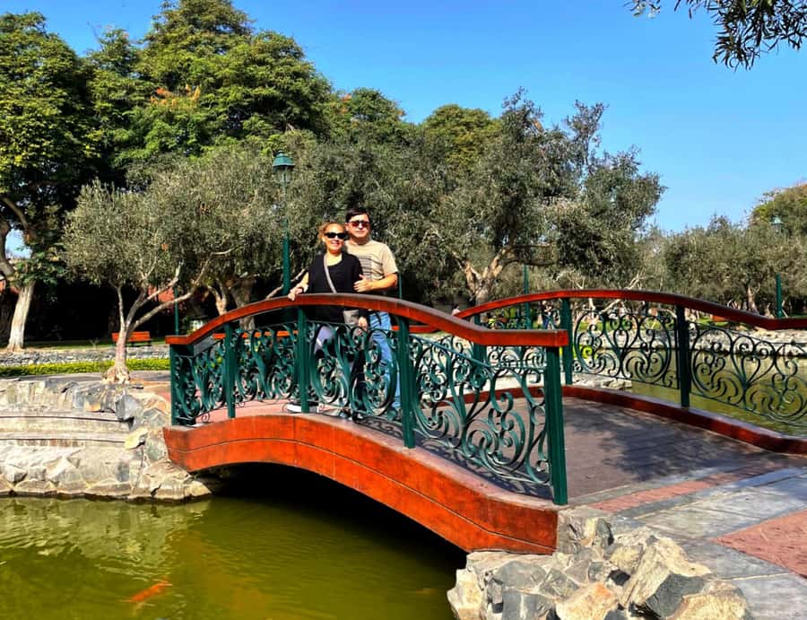 Lima: Tour in Miraflores, San Isidro, Barranco & Chorrillos - San Isidro’s El Olivar: a calm green break in the city