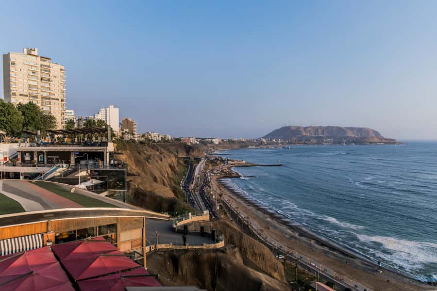 Lima: Tour in Miraflores, San Isidro, Barranco & Chorrillos - Pickup, van ride timing, and how the small group feels in real life