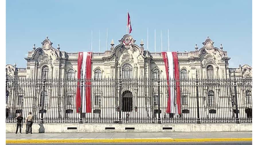 LIMA WALKING TOUR CATACOMBS FROM MIRAFLORES, HISTORICAL CENTER, WINES+BUS - Plaza Mayor and the cathedral area: where power, faith, and Lima’s layers meet
