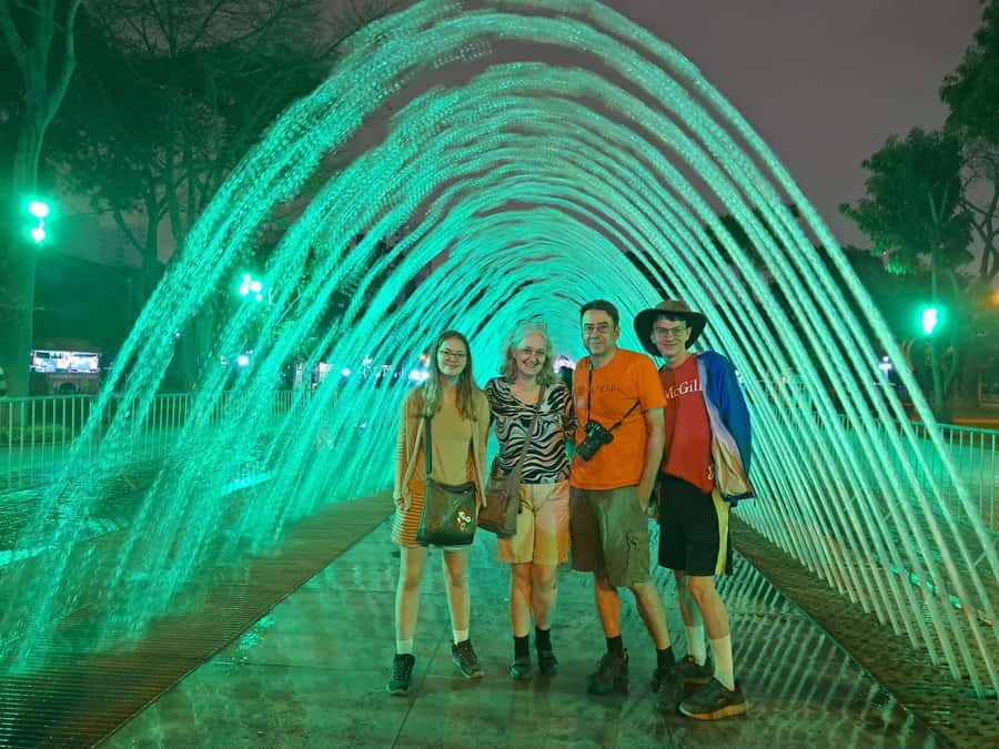 Lima: Water Magic Circuit, Downtown and Catacombs Night Tour - A 4-hour Lima night sampler: catacombs plus the biggest fountain show