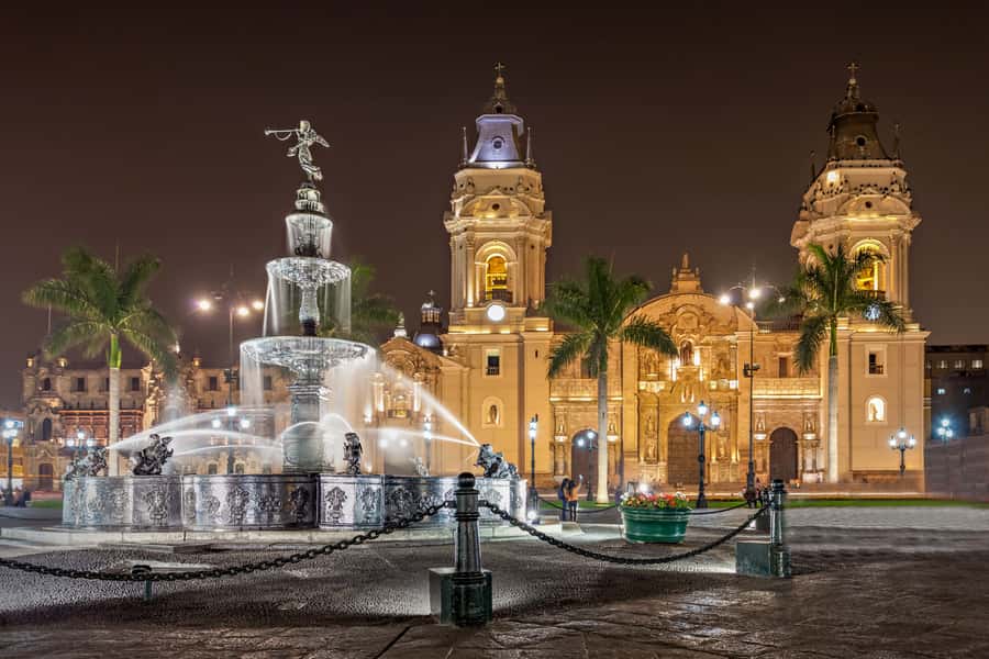 Lima: Water Magic Circuit, Downtown and Catacombs Night Tour - Colonial Lima after dark: Cathedral, Plaza Mayor, and Chabuca Granda