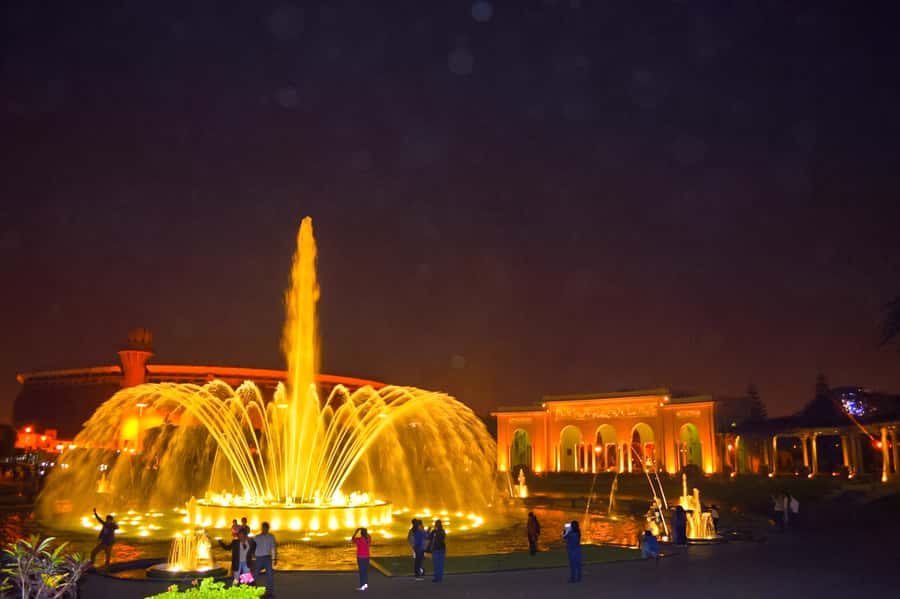 Lima: Water Magic Circuit, Downtown and Catacombs Night Tour - Magic Water Circuit at night: Guinness-sized fountains and how to watch