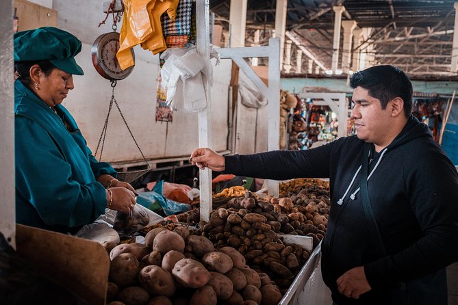 Local Market and Peruvian Cooking Class with Pisco Sour in Cusco - Potatoes, corn, and fruit tastings: learning by seeing and tasting