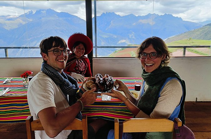 Lunch, Llamas & Textiles Experience (Cusco Region): ANDEAN COLORS - Why the mission to support single mothers matters