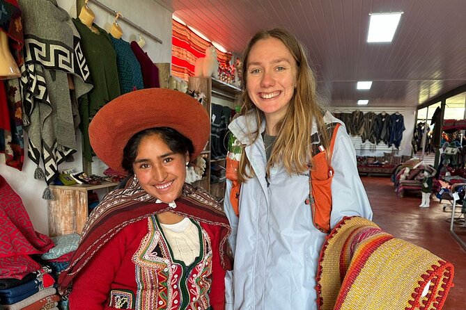 Lunch, Llamas & Textiles Experience (Cusco Region): ANDEAN COLORS - Shopping at the boutique for authentic textiles and fine leather goods