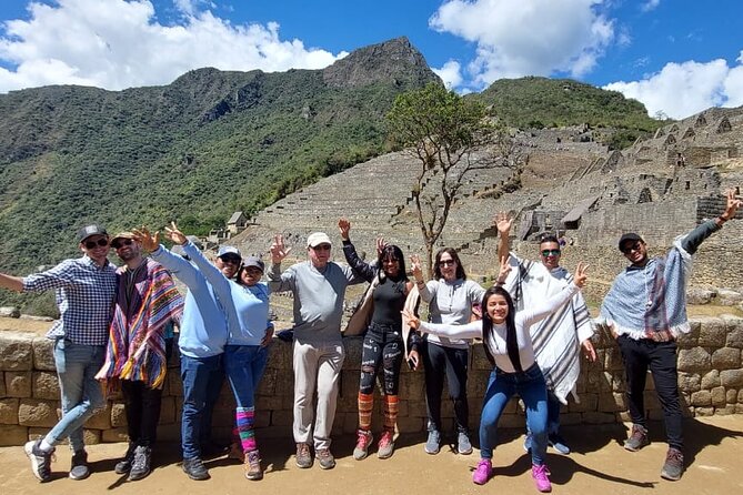Luxury 2-Day Sacred Valley & Machu Picchu Tour Panoramic Train - Ollantaytambo and the Train to Aguas Calientes