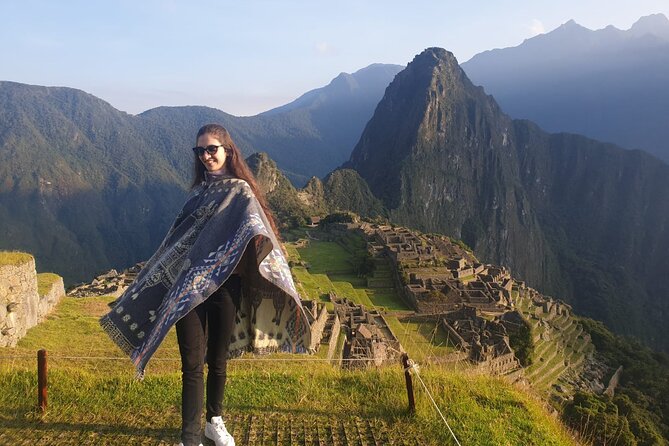 Luxury 2-Day Sacred Valley & Machu Picchu Tour Panoramic Train - Return Day: Vistadome Class and a Private Transfer to Cusco