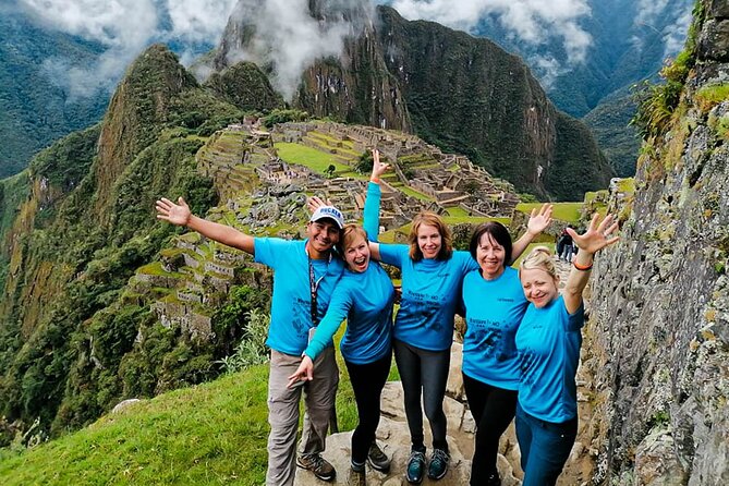 Luxury Inca Trail to Machu Picchu in 4 Days - Day 4 Sun Gate to Machu Picchu, Circuit 1 and Circuit 2, Then the Lodge Lunch