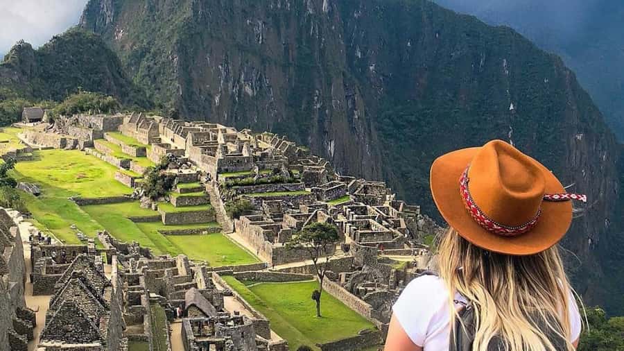 Machu Picchu: 1-day tour by Vistadome Panoramic train - Photo time and timing tricks for your best shots
