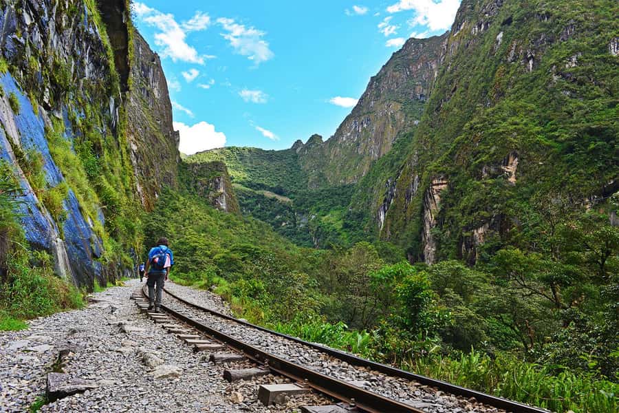 Machu Picchu 2 Days / 1 Night (By Bus) - Day 1: Cusco to Santa Teresa, Abra de Malaga, and onward to Aguas Calientes