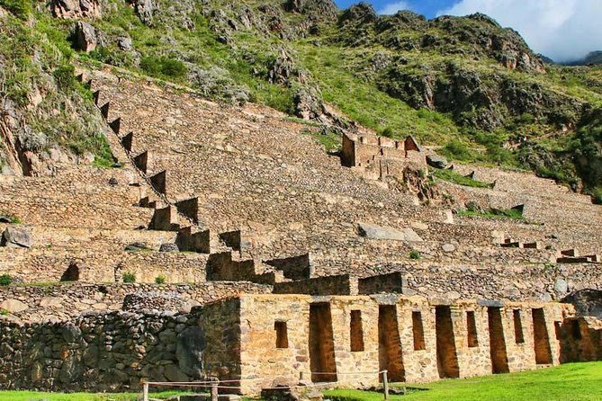 Machu Picchu and Sacred Valley - 2 days guided tour from Cusco - Urubamba lunch: a break that you’ll feel later if you skip the good meal