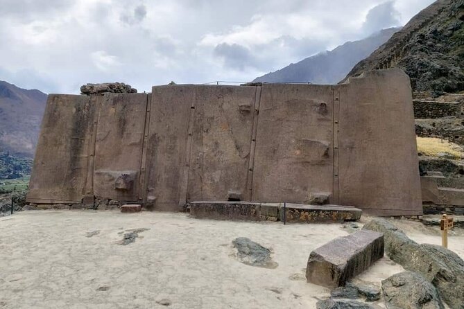 Machu Picchu and the Sacred Valley Express Adventure in 2 Days - The schedule at a glance: Day 1 Sacred Valley to Aguas Calientes, Day 2 Machu Picchu and back