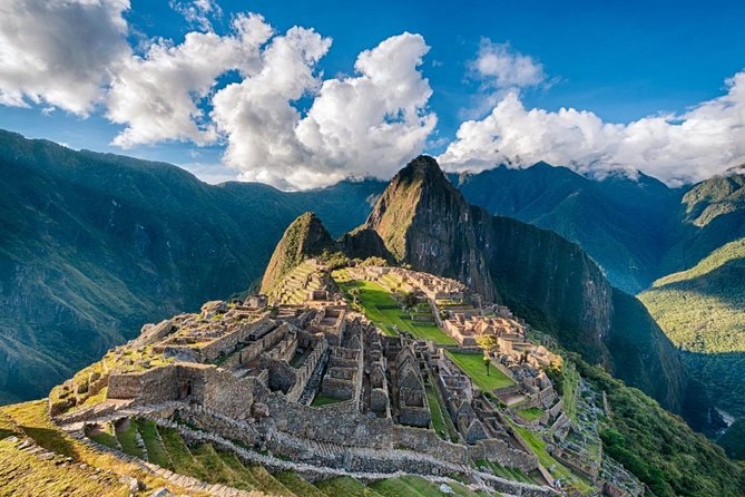 Machu Picchu By Train 2 Days Tour - Day 2 starts with the bus up: efficient and early
