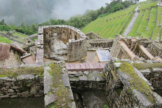 Machu Picchu Day Trip from Cusco - Small Group Tour - Ollantaytambo to Aguas Calientes: the scenic train part you should actually enjoy