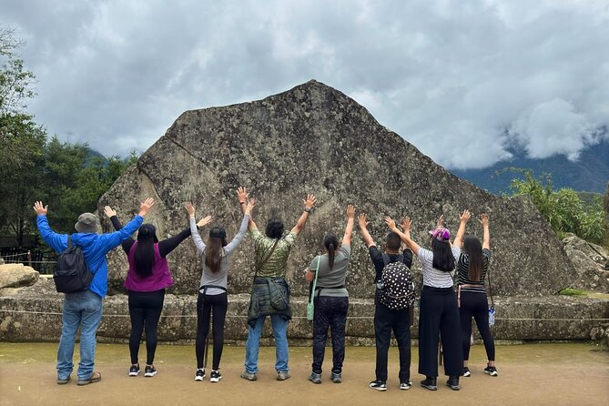 Machu Picchu EN 1 Day Tour from Cusco Private Service - Aguas Calientes downtime for lunch, shops, and possible thermal baths