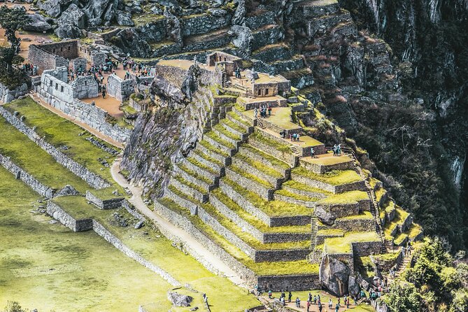 Machu Picchu Full Day Tour from Cusco with Train & Entrance - The shuttle back down, plus 4 hours in Aguas Calientes