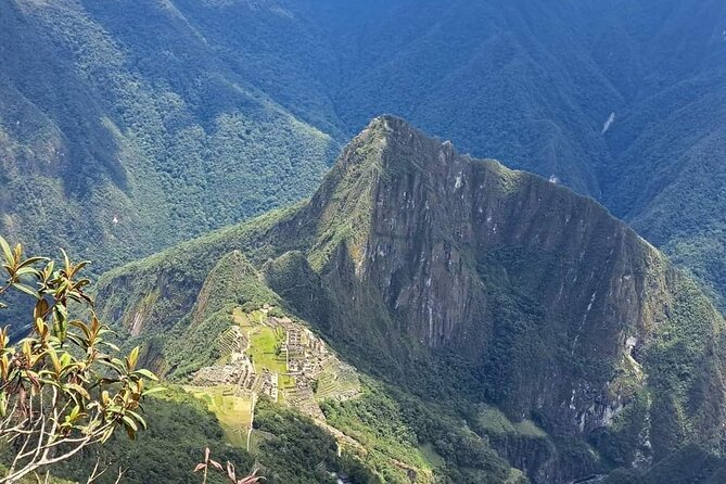 Machu Picchu Full Day with Panoramic Train With Best Circuit - Cusco Start: How the Day Sets Off From the Plaza Area