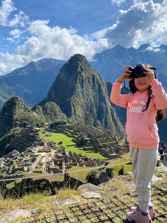 Machu Picchu: Group Guided Tour - Where the tour starts in Aguas Calientes, and how you find your guide