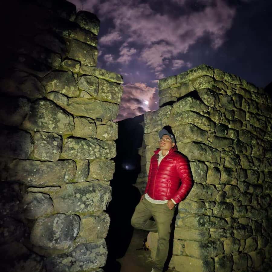 Machu Picchu: historical and photographic guided tour - Pickup to ruins: the smooth start that saves your energy