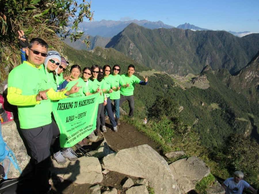 Machu Picchu: Inca Trail 2-Day Overnight Guided Tour - Day 1 hike to Wiñay Wayna: terraces, temples, and that hot lunch