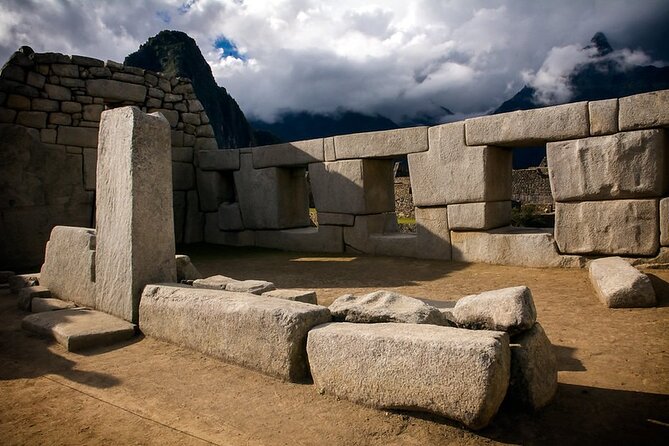 Machu Picchu Private Archaeological and Historical Guided Tour - The View of Huayna Picchu: What Included Means Here