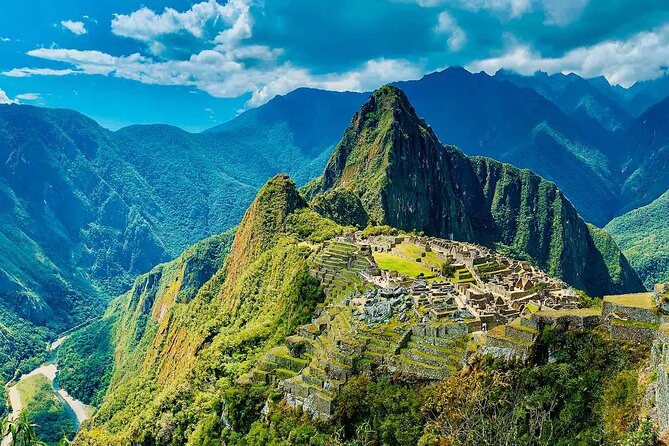 Machu Picchu Private Tour from Aguas Calientes (Tickets included) - Meeting Your Bilingual Guide and Getting Oriented Fast